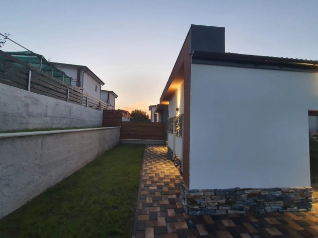 Apartament 3 camere - Valea Adanca