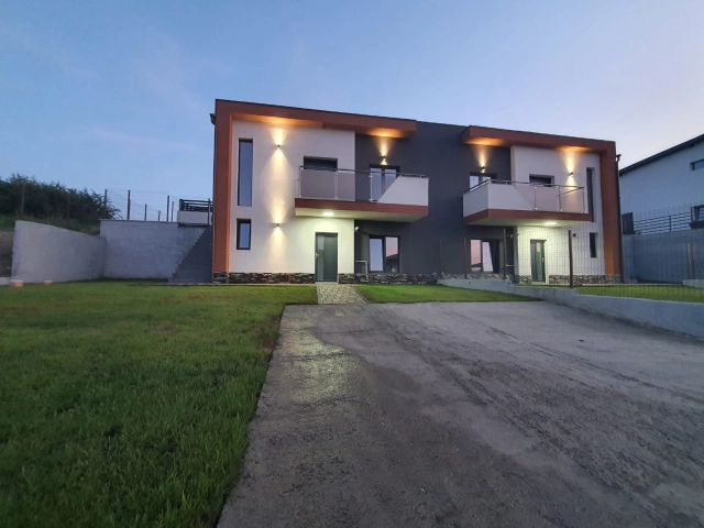 Apartament 3 camere - Valea Adanca