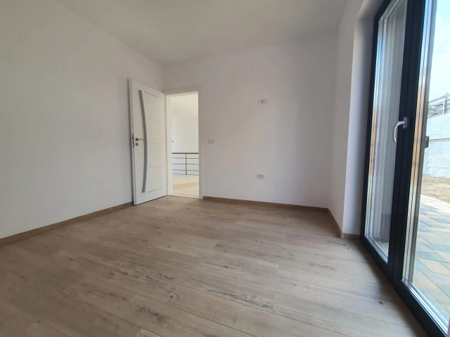 Apartament 3 camere - Valea Adanca