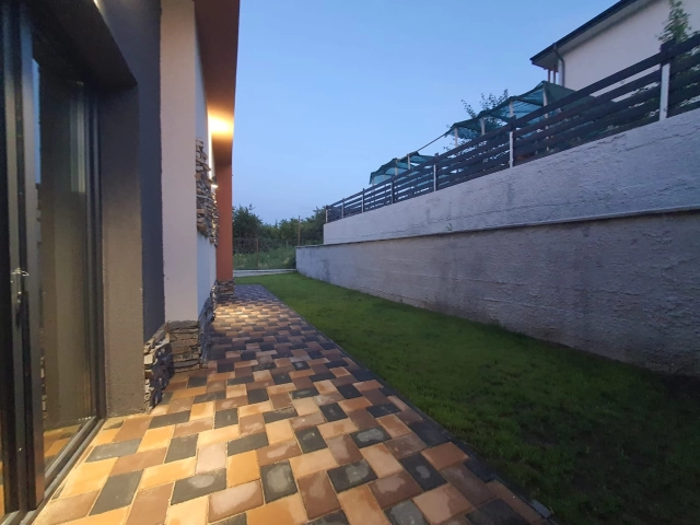 Apartament 3 camere - Valea Adanca