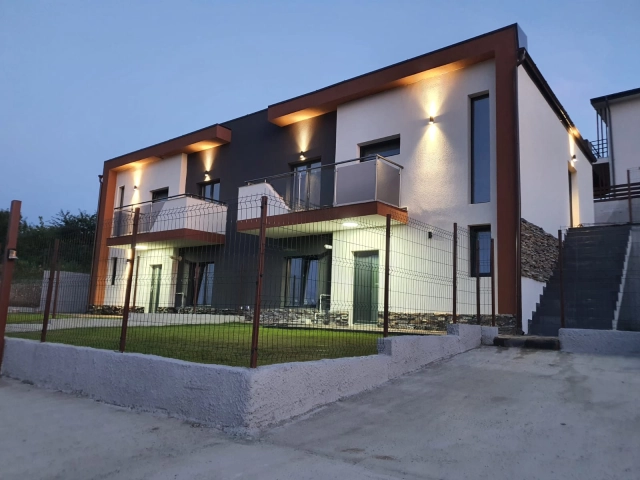 Apartament 3 camere - Valea Adanca