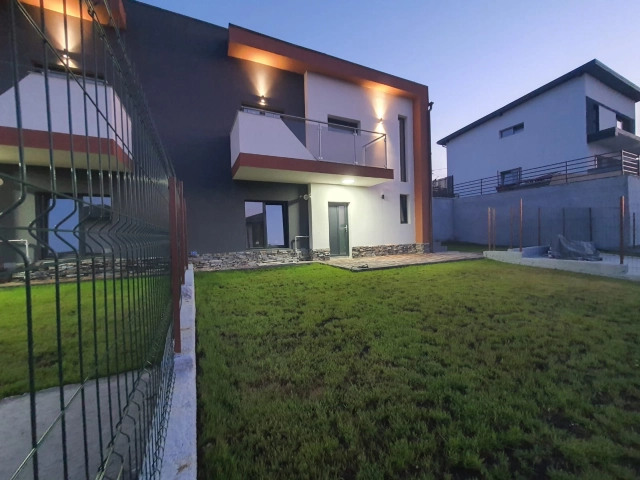 Apartament 3 camere - Valea Adanca
